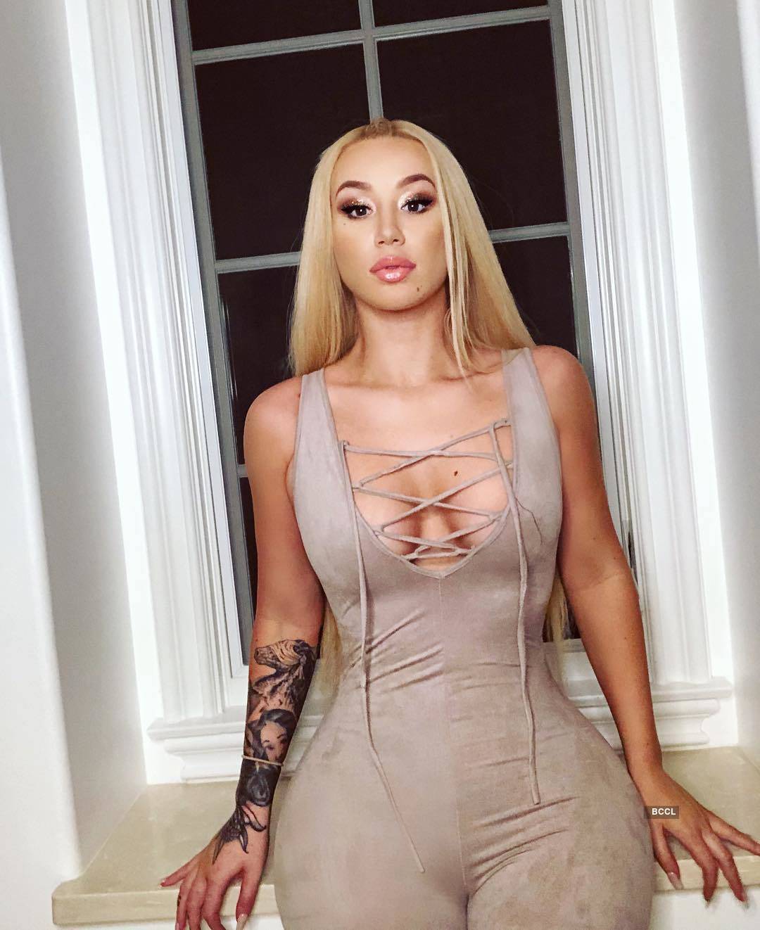 Iggy Azalea's nude photos LEAKED online: Rapper immediately quits social media...