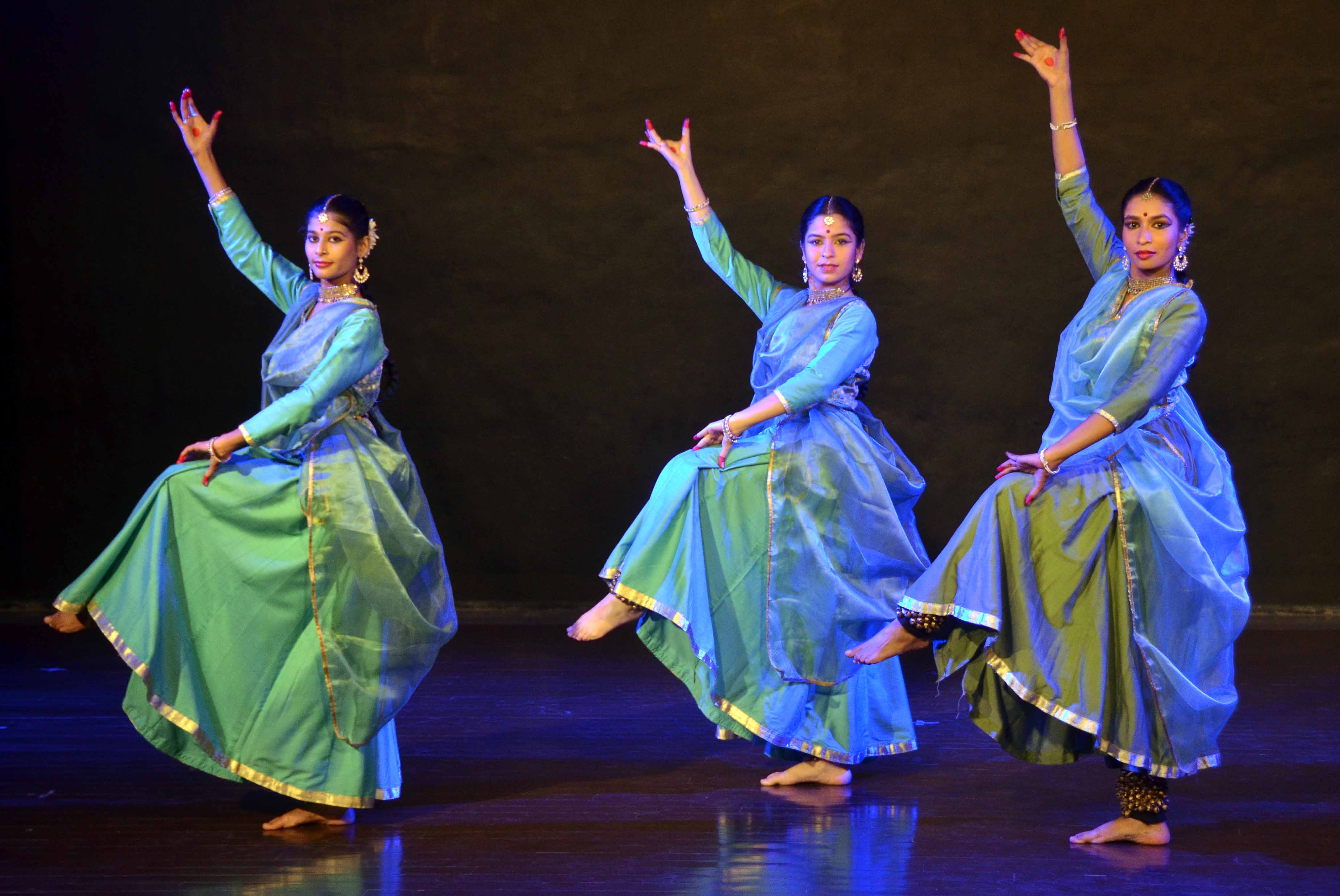 Kathak trio impresses the audience with their dance | Events Movie News ...