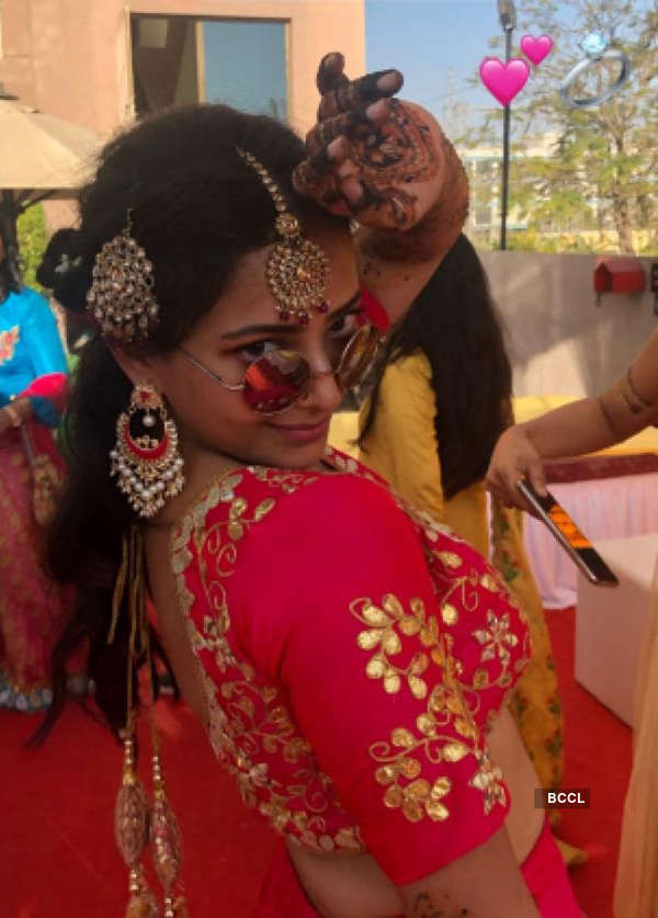 First Pictures From Makdee Actress Shweta Basu Prasad S Traditional Wedding The Etimes