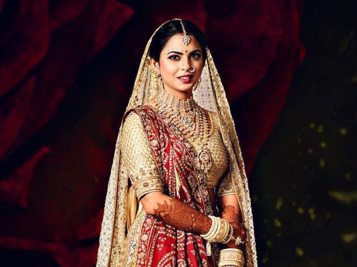 1200px x 900px - Isha Ambani wedding lehenga photos, images, marriage pictures ...