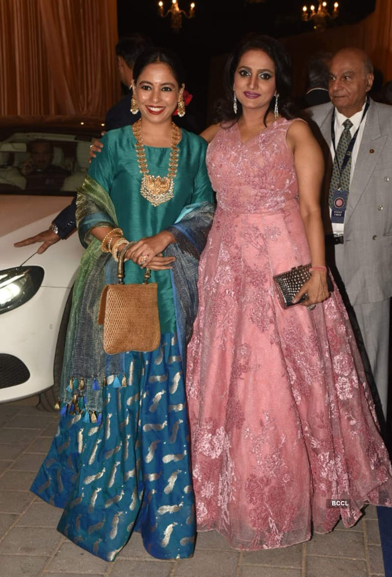Party pictures of Isha Ambani & Priyanka Chopra with BFFs go viral…