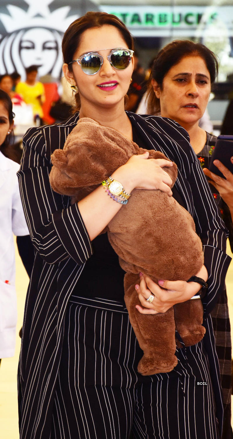 Photos of celebrities at airport