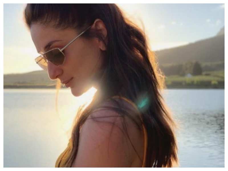 This sun-kissed picture of Kareena Kapoor Khan from Cape Town will brighten up your morning