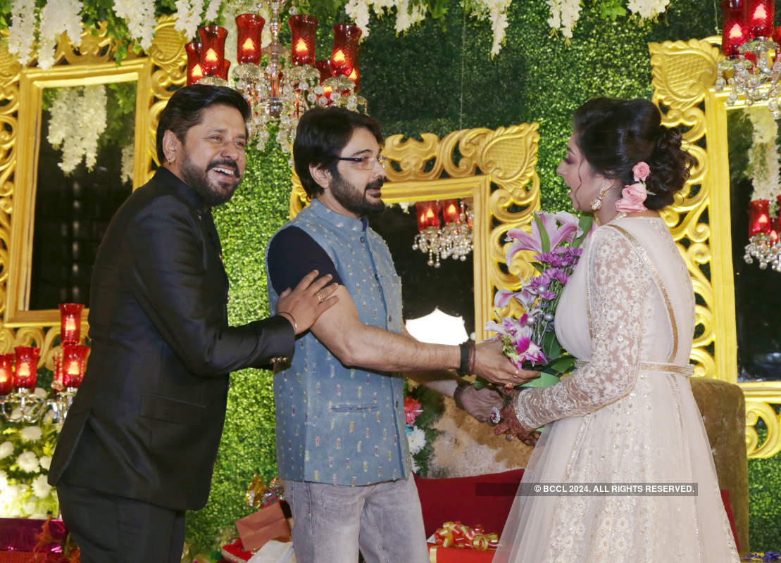 Celebs attend Tolly director Raja Chanda's wedding reception