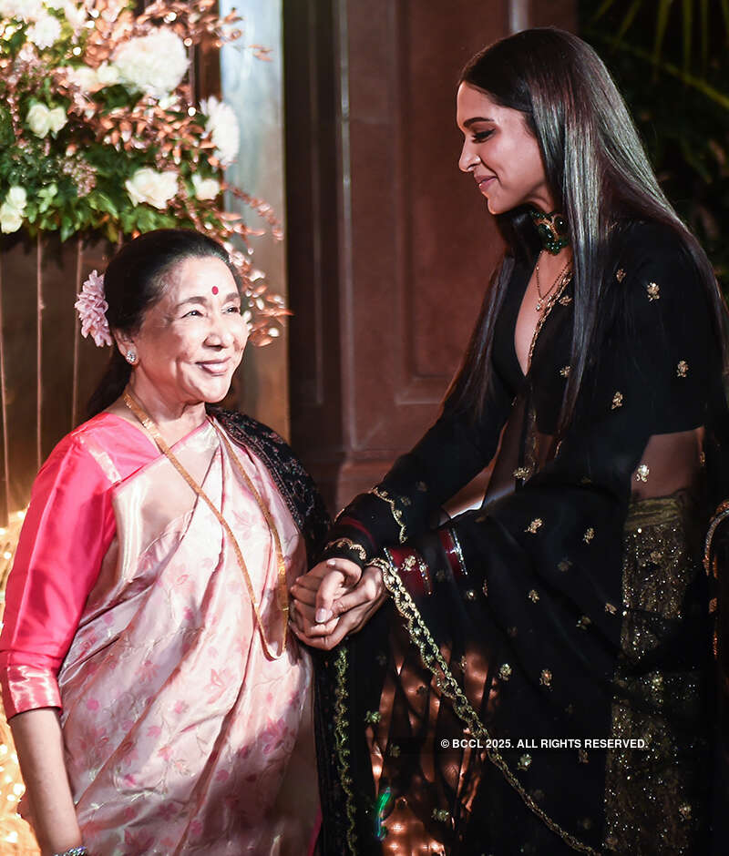 Priyanka Chopra and Nick Jonas&rsquo;s Bollywood reception​ pictures