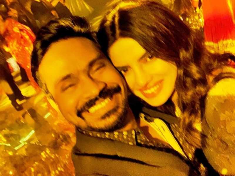 Film writer Mushtaq Shiekh shares a loving selfie with close friend Priyanka Chopra