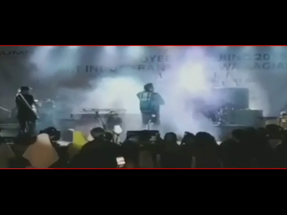 Tsunami sweeps away Indonesian band, video goes viral