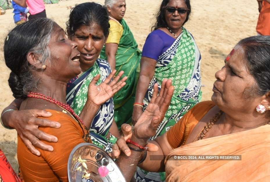 Hundreds of people pay homage to 2004's Tsunami victims in Chennai