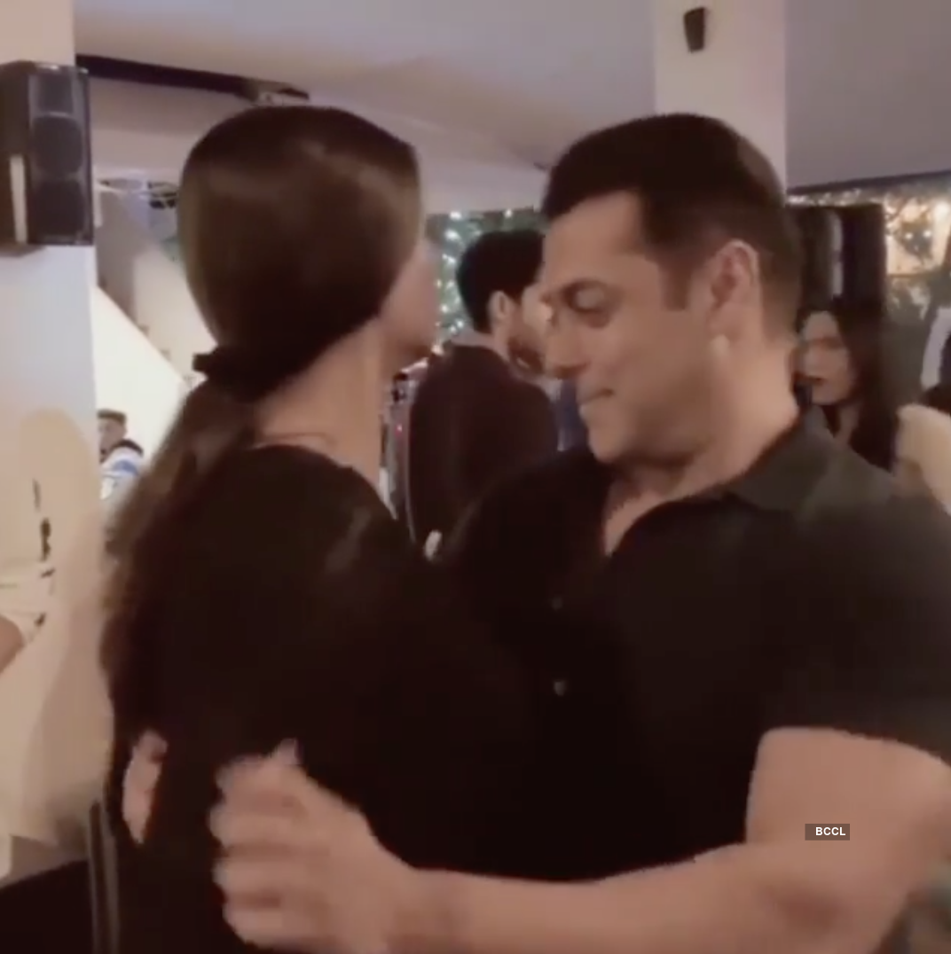 Viral pictures of Salman Khan & Sushmita Sen's naughty dance