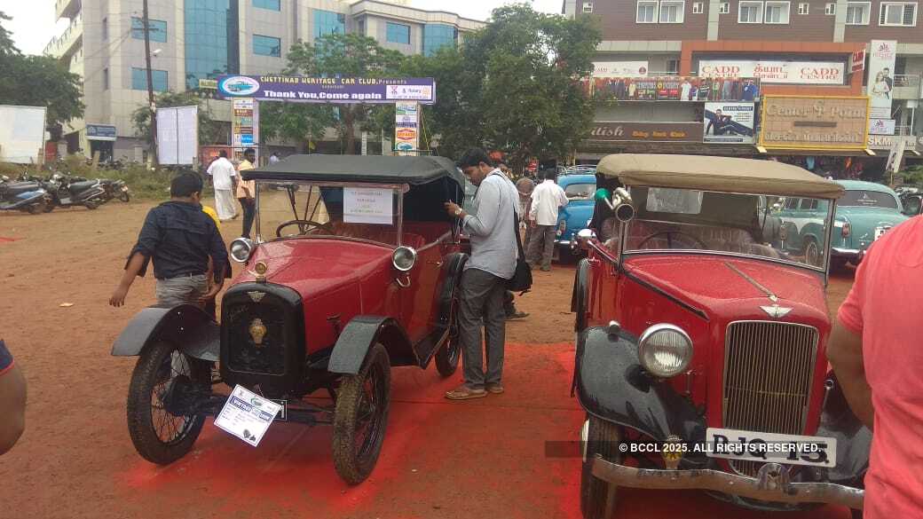 Beautiful Vintage Cars & Bikes on showcase at the Pandiyan cinema grounds...