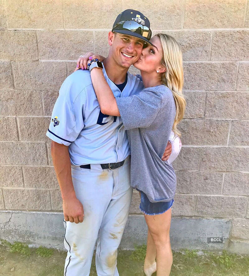 Sarah Rose Summers's pictures