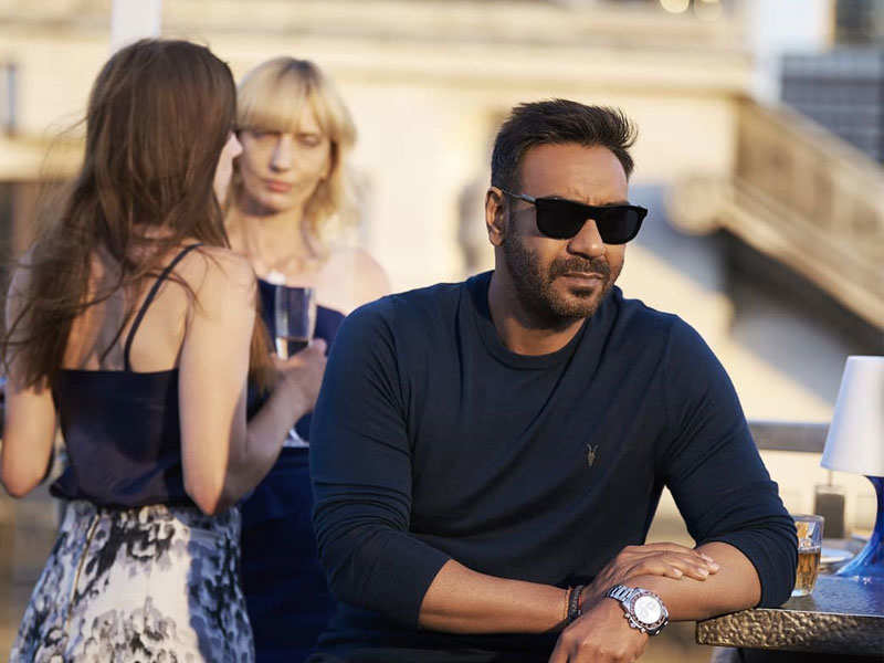 Ajay Devgn’s first look from ‘De De Pyar De’: The actor can still give the new lads a run for the money