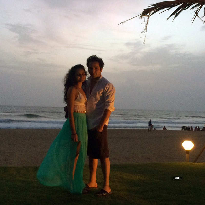 Puru Chibber gets engaged to girlfriend Roshni Banthia