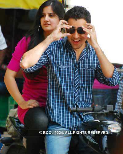 Mere Brother Ki Dulhan: On the sets