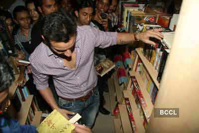 Saif launches Anuja Chauhan's book