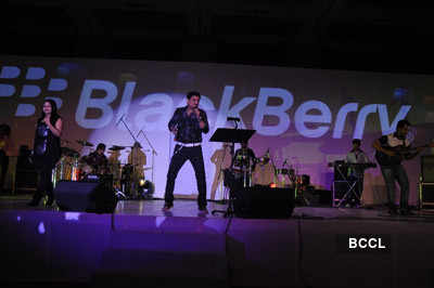 Celebs sizzle at Blackberry Torch launch