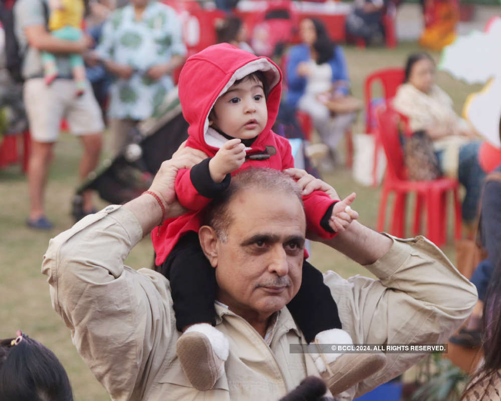 Tollygunge Club members celebrate Christmas with children