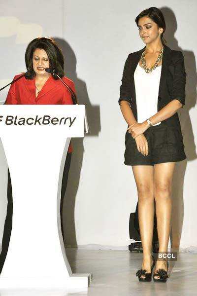 Deepika unveils 'BlackBerry Torch'