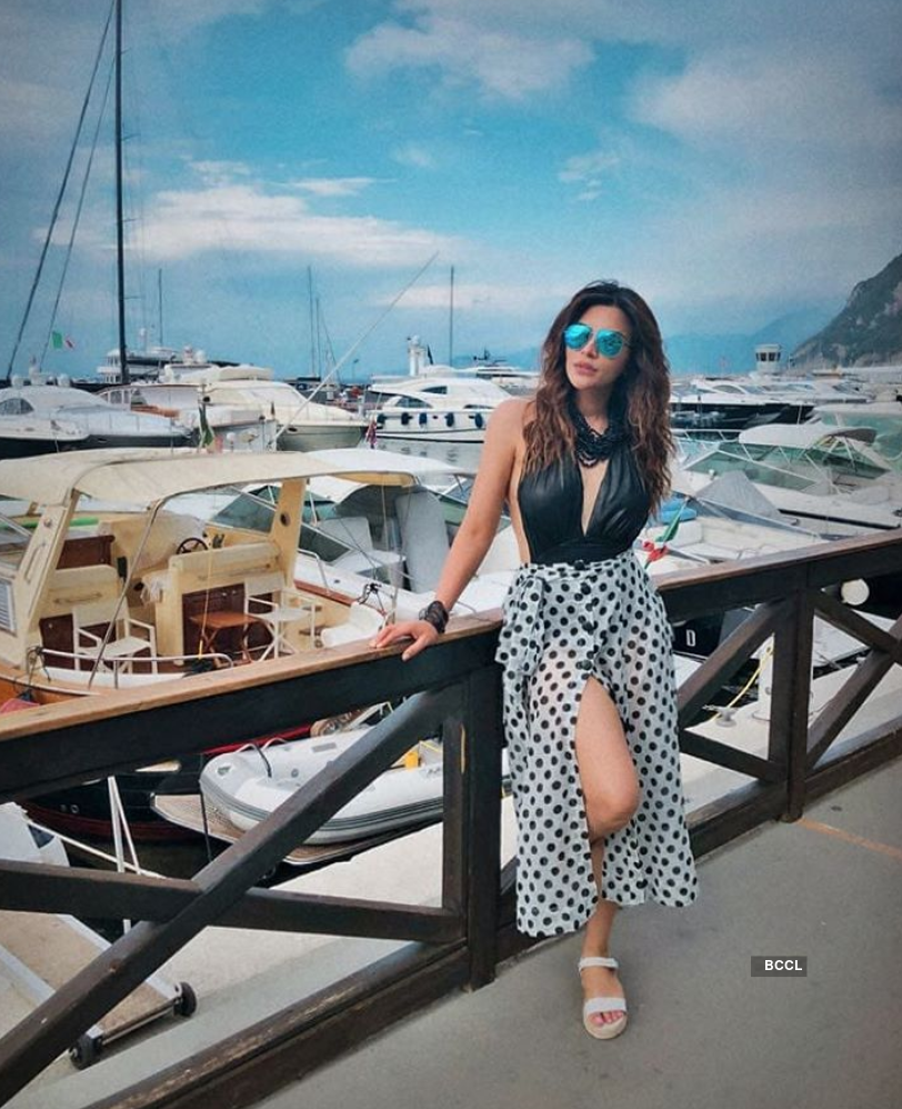 These beautiful holiday pictures of diva Shama Sikander are going viral…