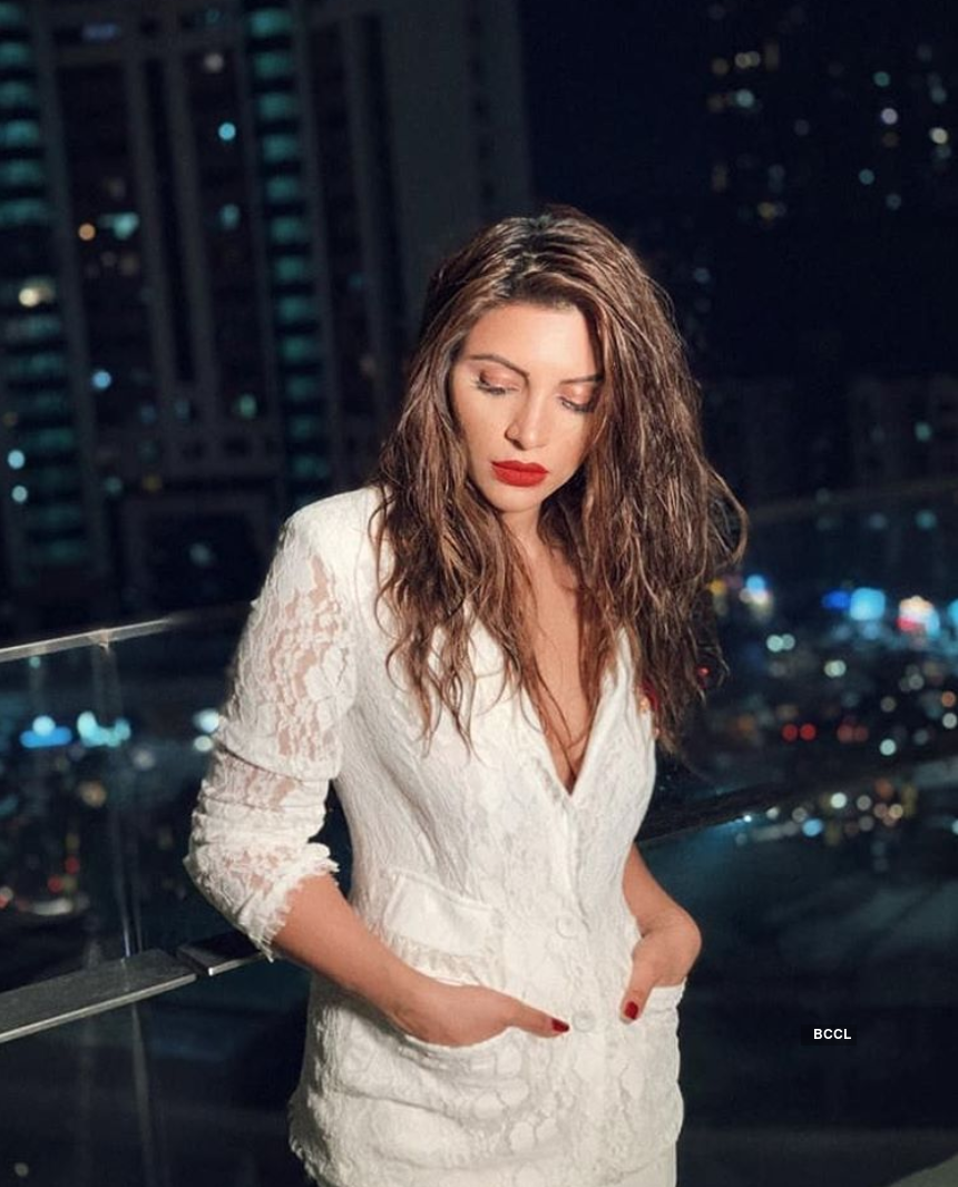 These beautiful holiday pictures of diva Shama Sikander are going viral…