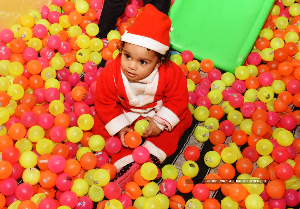 Kids have a blast at a Christmas party