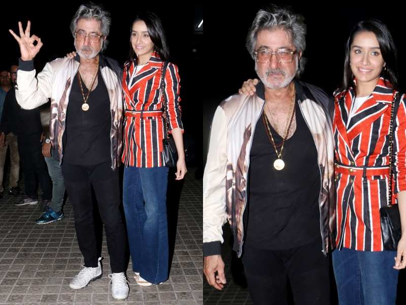 Photos: Shraddha Kapoor  and daddy Shakti Kapoor attend a movie screening in Mumbai