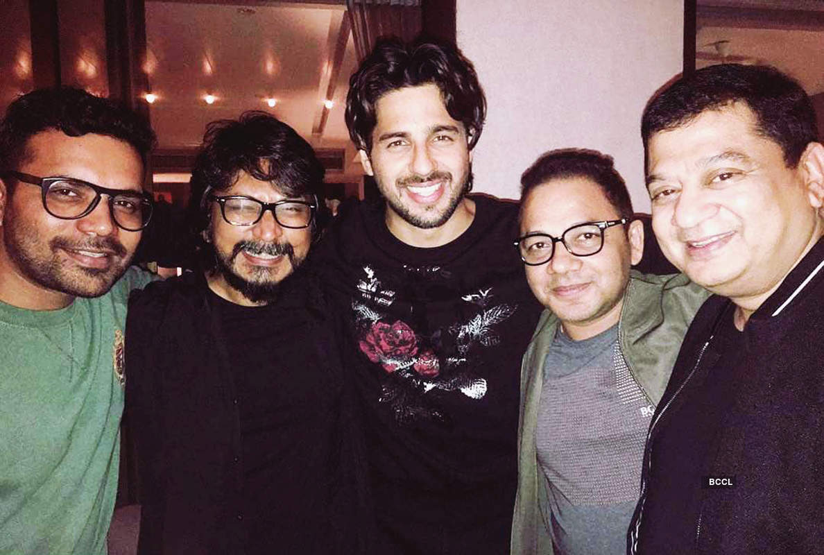 Inside pictures from Sidharth Malhotra's fun-filled birthday party