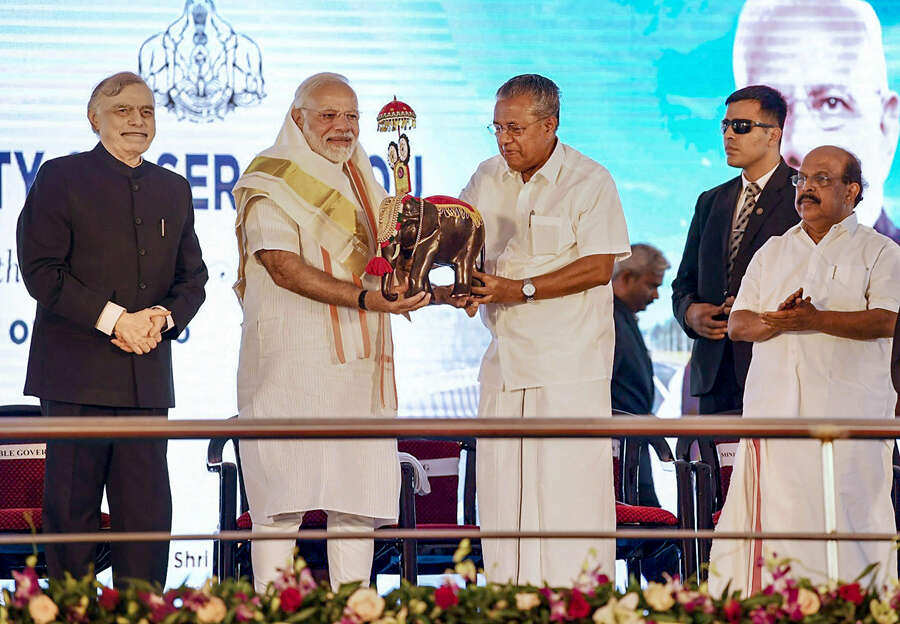 PM Modi offers prayers at Sree Padmanabhaswamy temple