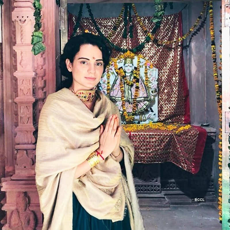 Pictures of famous personalities at shrines