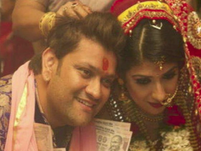 ​Saas Bina Sasural's Aishwarya Sakhuja wishes husband Rohit on anniversary, shares an unseen pic from wedding