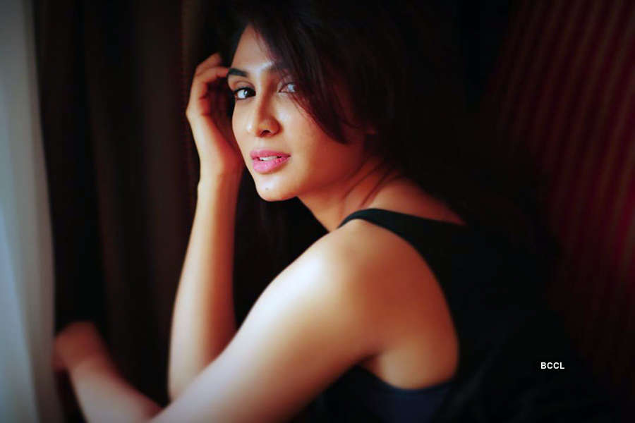 These bold and sultry pictures of Deepti Sati you simply can’t give a miss