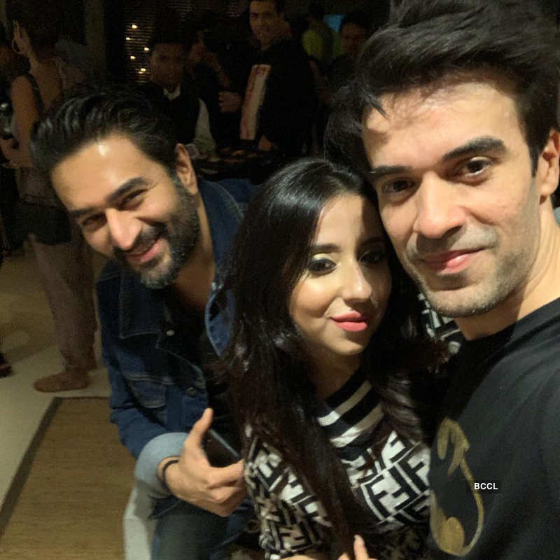 Malaika Arora, Janhvi Kapoor, Ananya Panday and other celebs glam-up Punit Malhotra's party