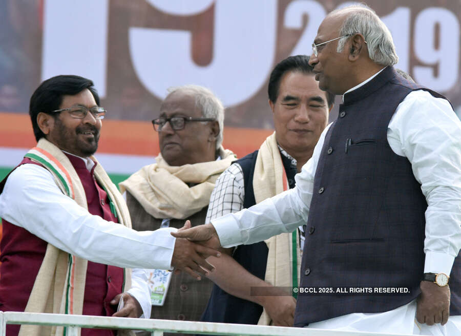 Mamata Banerjee holds 'United Opposition Rally' in Kolkata