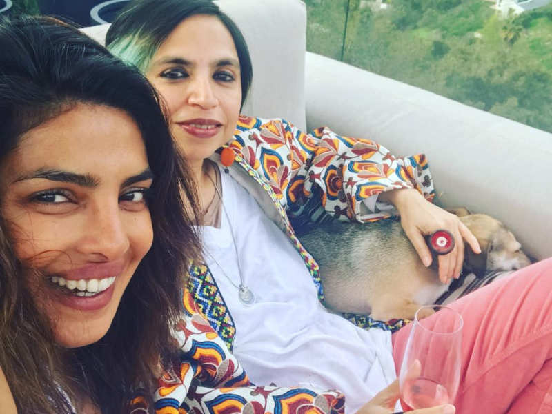 Photo: Priyanka Chopra enjoys a sunny day in California with 'The Sky is Pink' director Shonali Bose and her chihuahua Diana