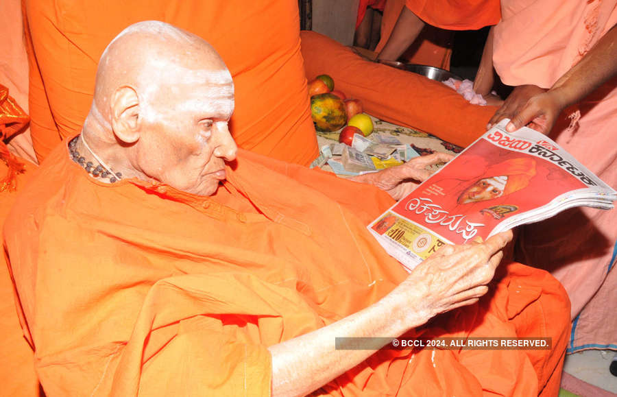 'The Walking God' Shivakumara Swamiji dies at 111