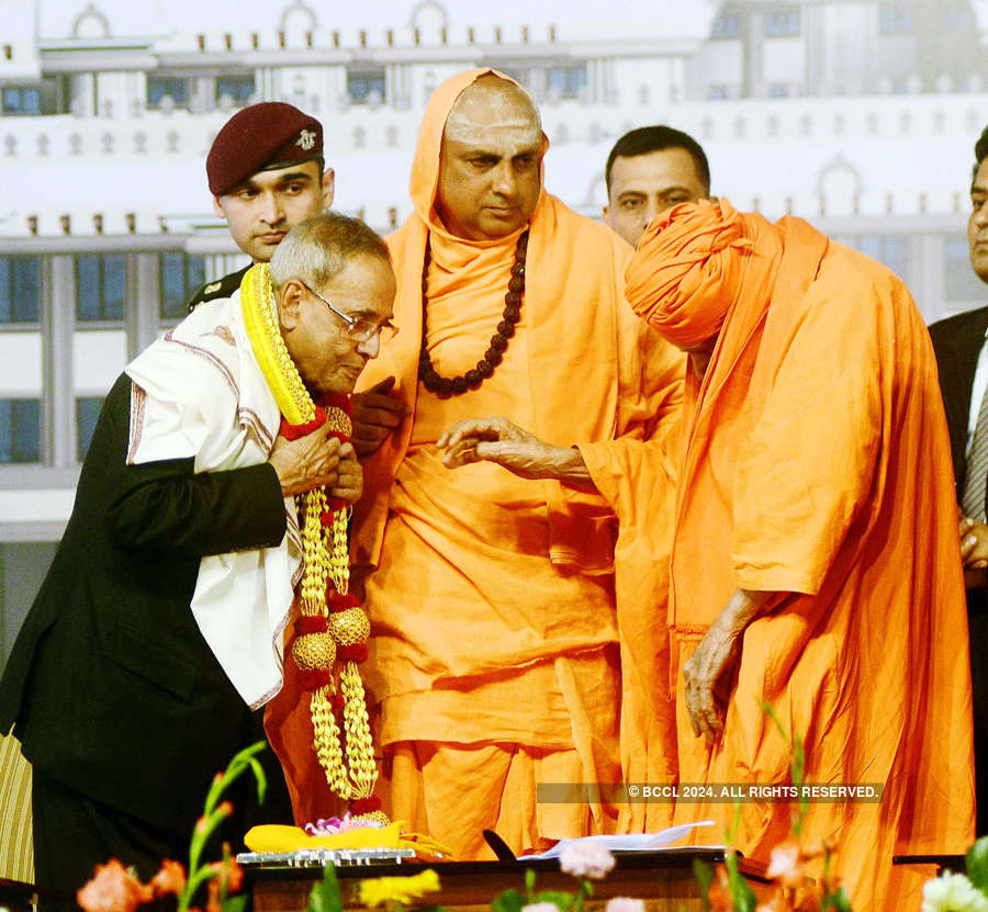 'The Walking God' Shivakumara Swamiji dies at 111