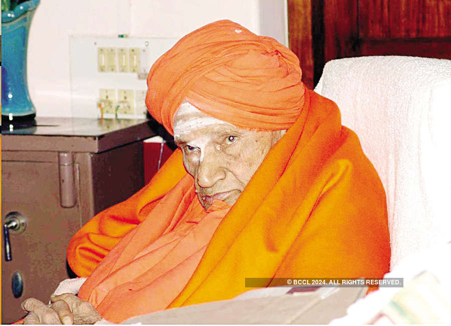 'The Walking God' Shivakumara Swamiji dies at 111