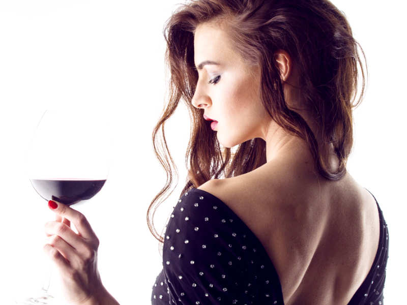 5 Best Alcoholic Drinks that are Good for Your Skin