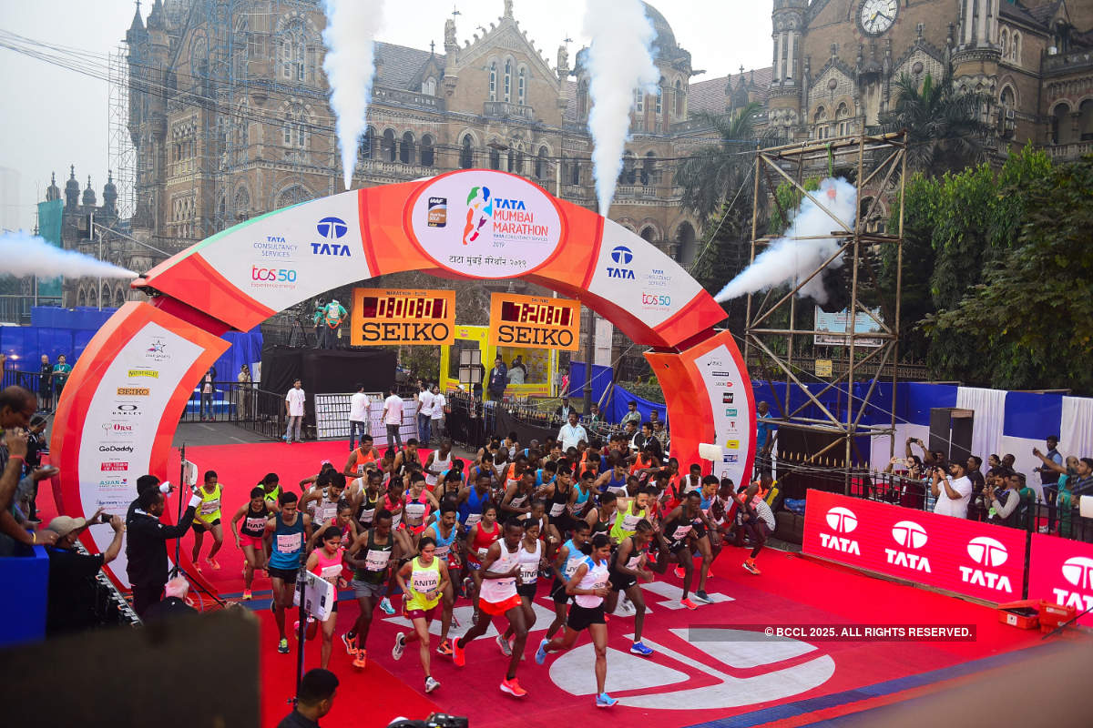 Celebs flag off Mumbai Marathon 2019