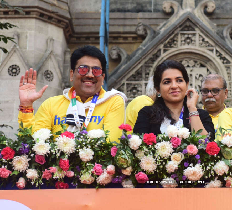 Celebs flag off Mumbai Marathon 2019