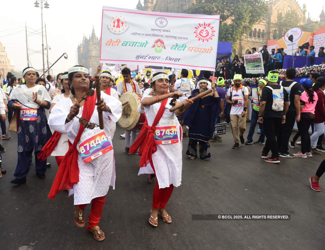 Celebs flag off Mumbai Marathon 2019