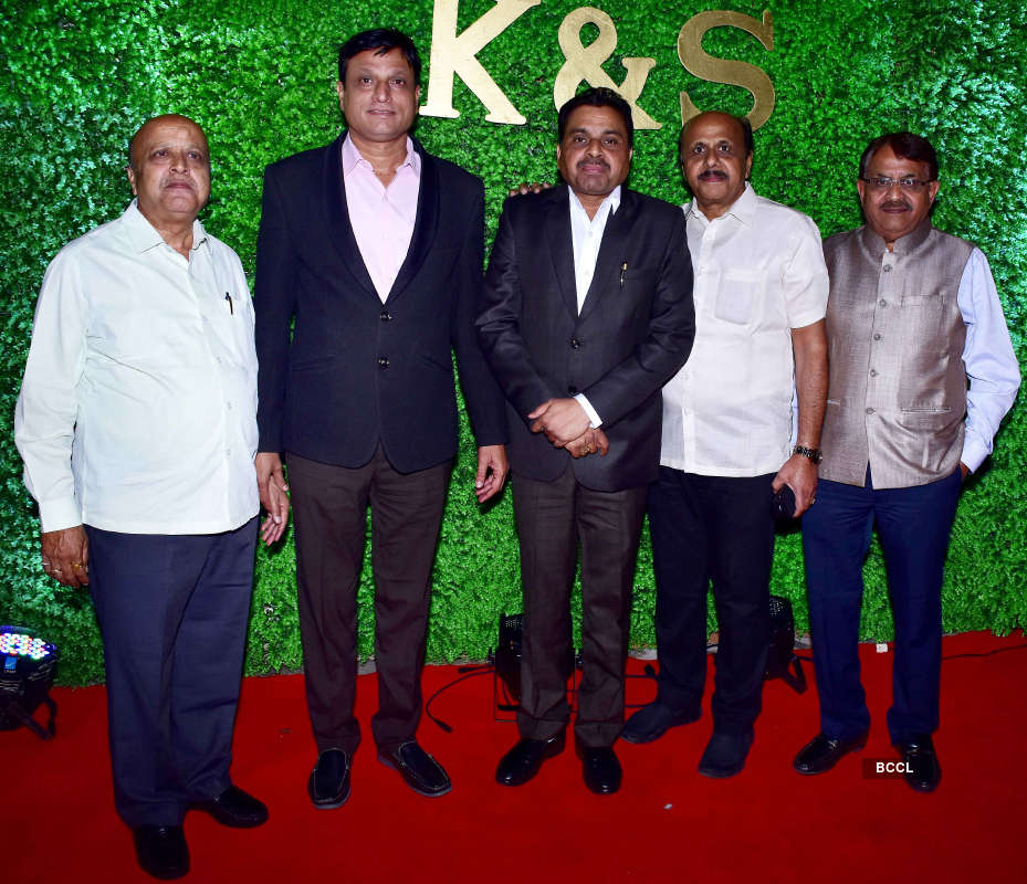 Amitabh Bachchan, Anil Kapoor and other celebs attend lyricist Sameer Anjaan's daughter's wedding reception