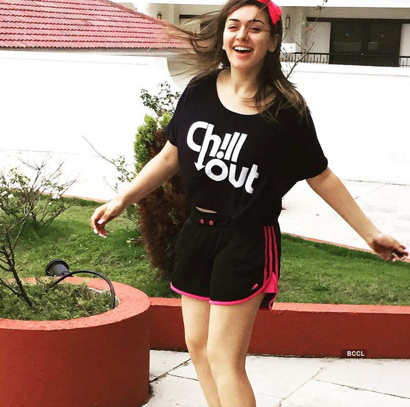 Hansika Motwani lands in controversy after her private pictures get leaked!