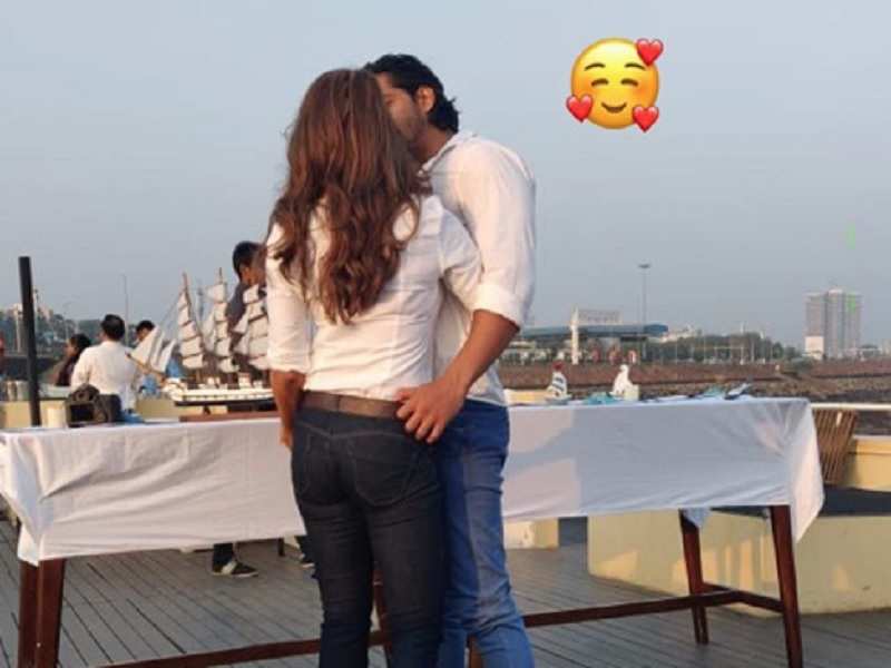 Photo: Kim Sharma and Harshvardhan Rane's social PDA is sure to grab your attention