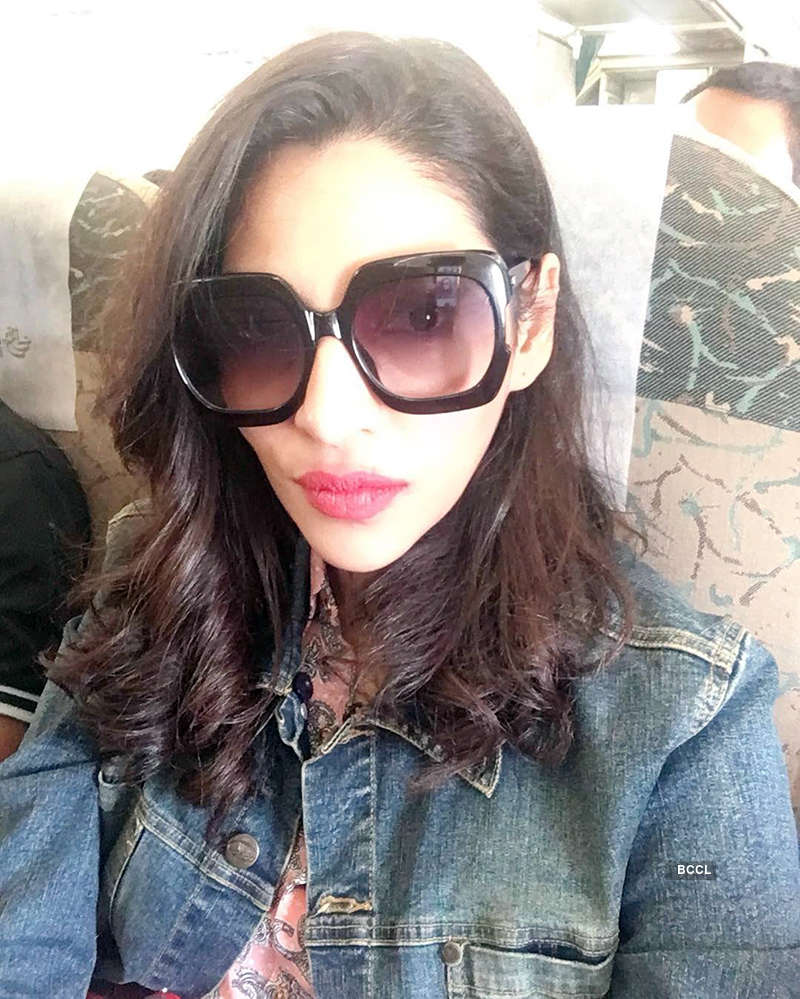 Viral pictures of Pakistani Priyanka Chopra, Zhalay Sarhadi