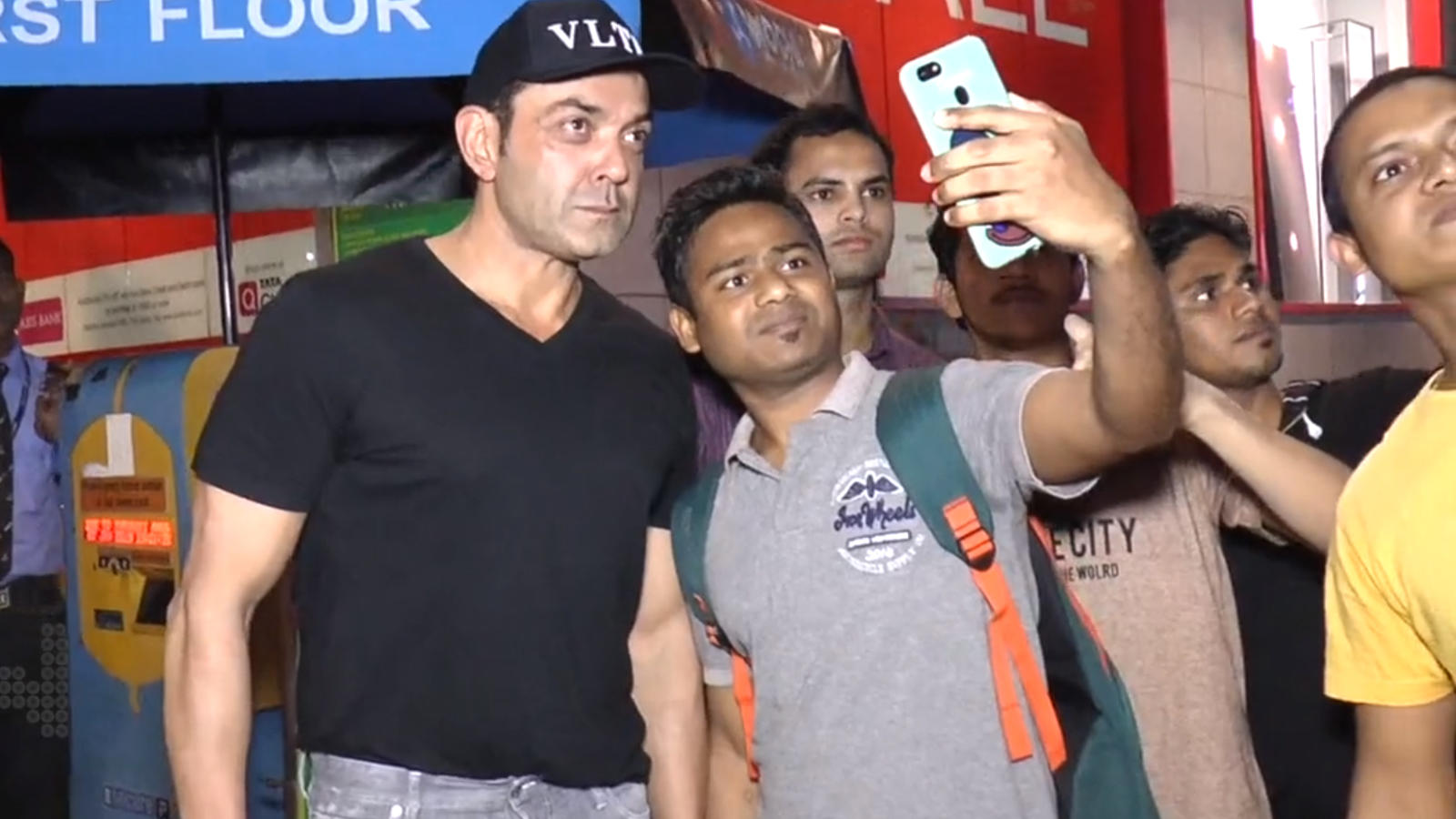   View: The sweet gesture of Bobby Deol for fans 