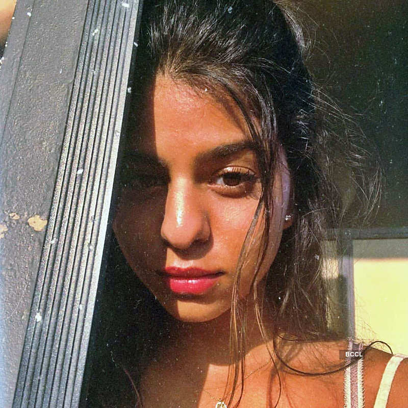 New glamorous pictures of Shah Rukh Khan's daughter Suhana Khan