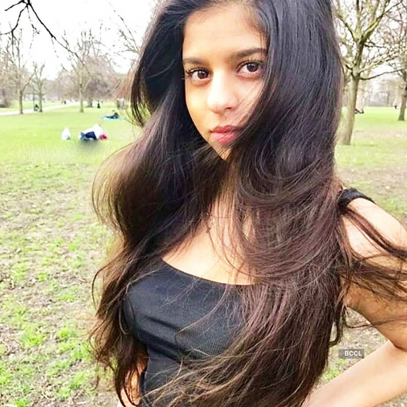 New glamorous pictures of Shah Rukh Khan's daughter Suhana Khan