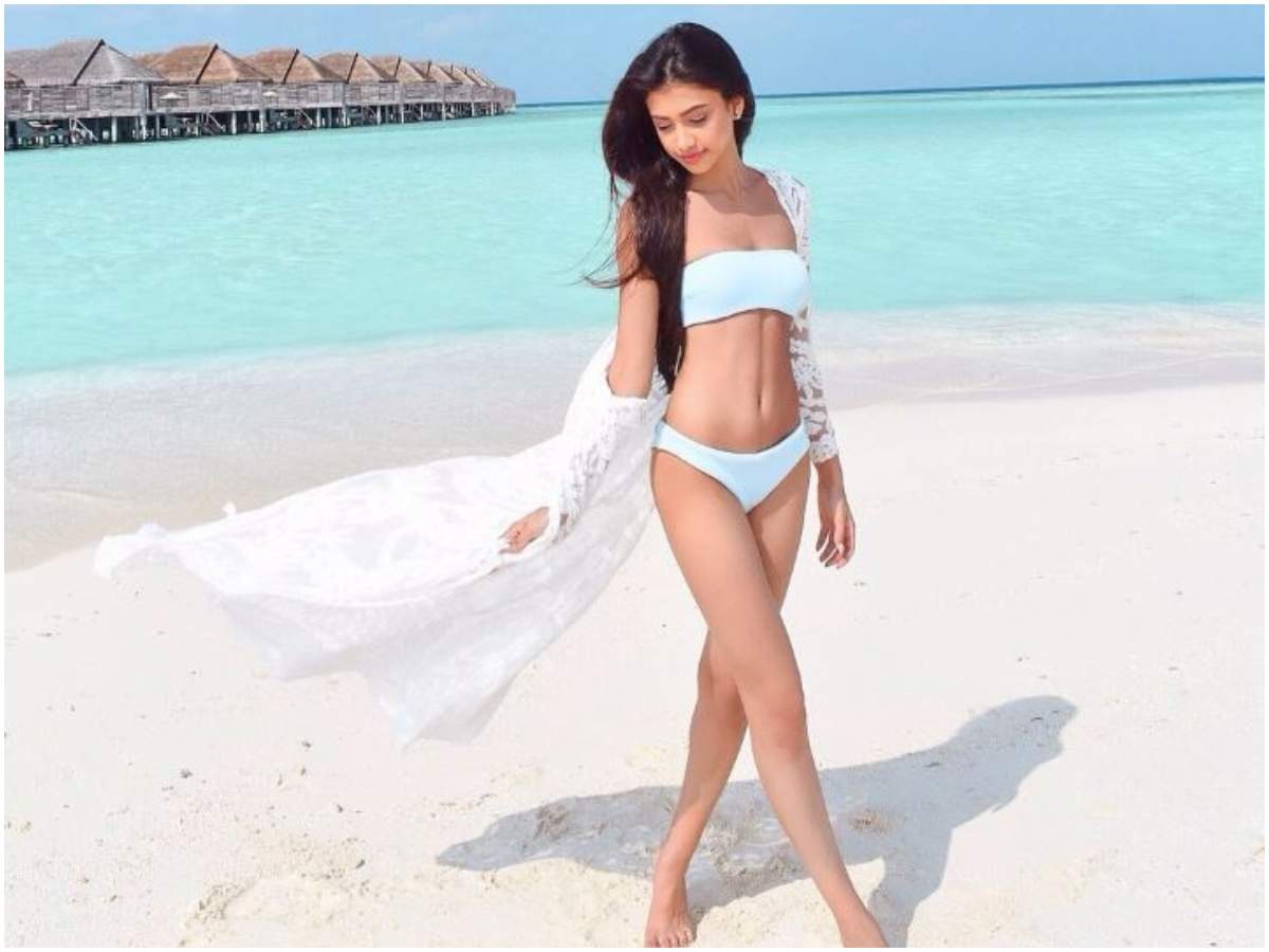 Ananya Panday's cousin Alanna Panday turns up the heat in Maldives
