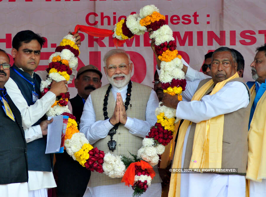 PM Modi holds rally in West Bengal